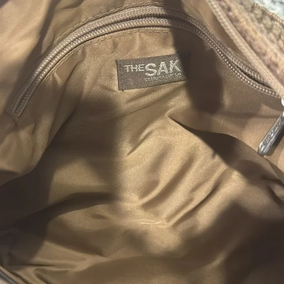 The Sak, heavy, crocheted shoulder purse with leather strap. - Picture 3 of 6